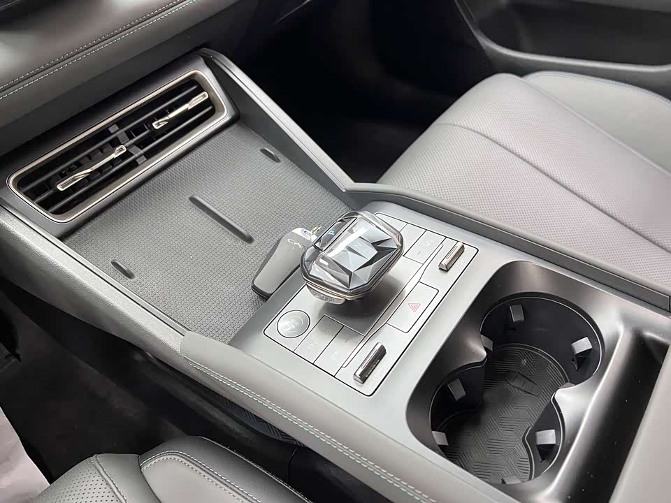 BYD Qin L