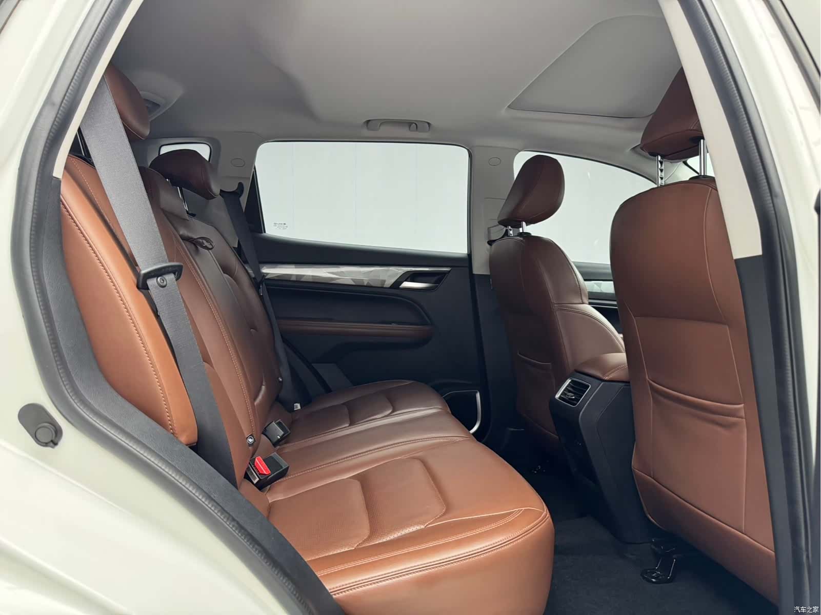 Geely X6, 2022 все фото