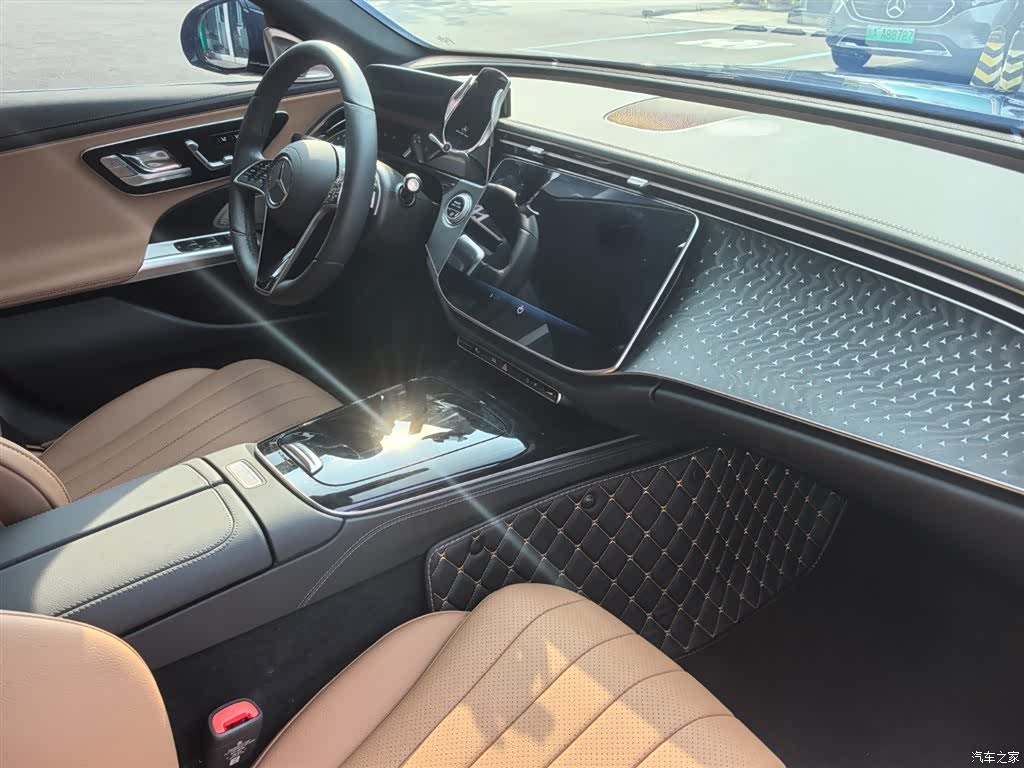 Mercedes-Benz E-Class, 2025 11
