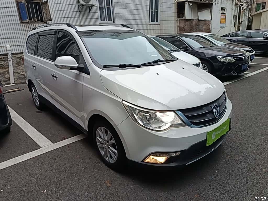 Wuling 730, 2015 4