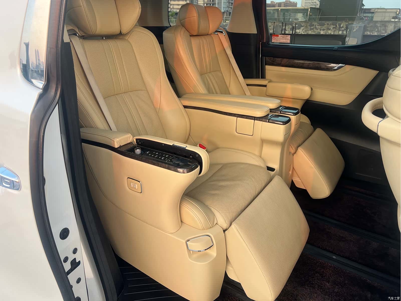 Toyota Alphard, 2018 16