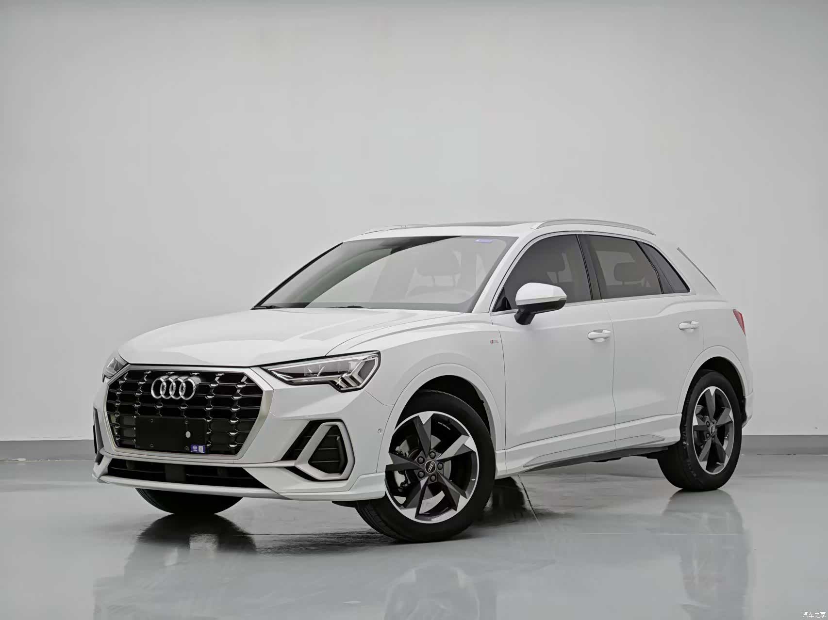 Audi Q3, 2023 1