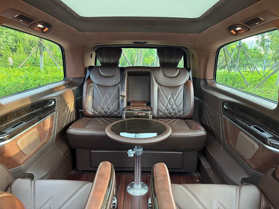 Mercedes-Benz V-class