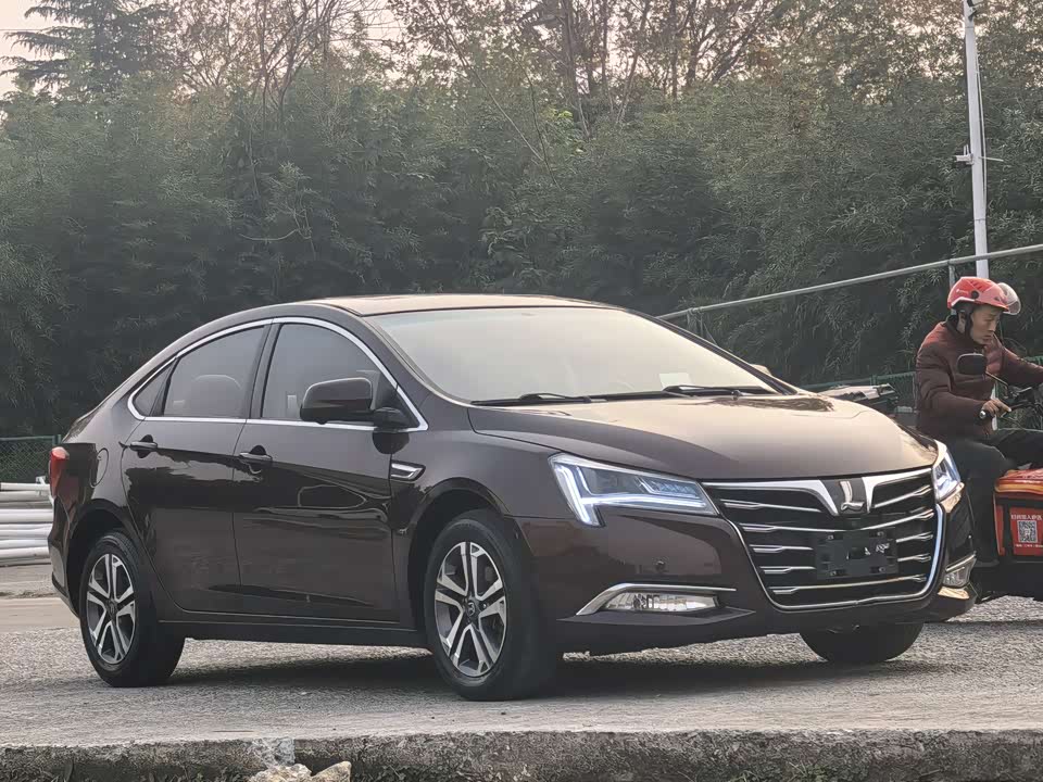Luxgen Na 5