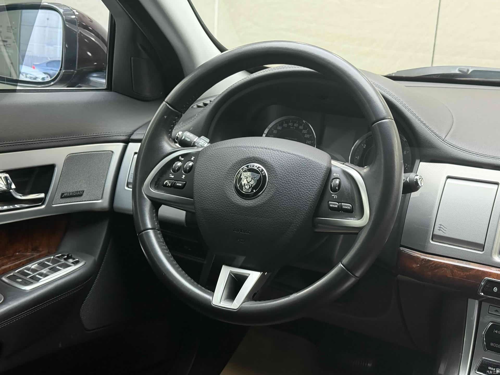 Jaguar XF, 2014 7