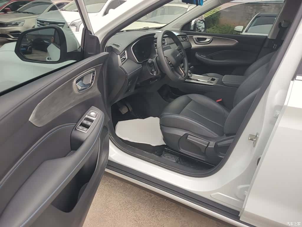 Roewe RX5, 2025 16