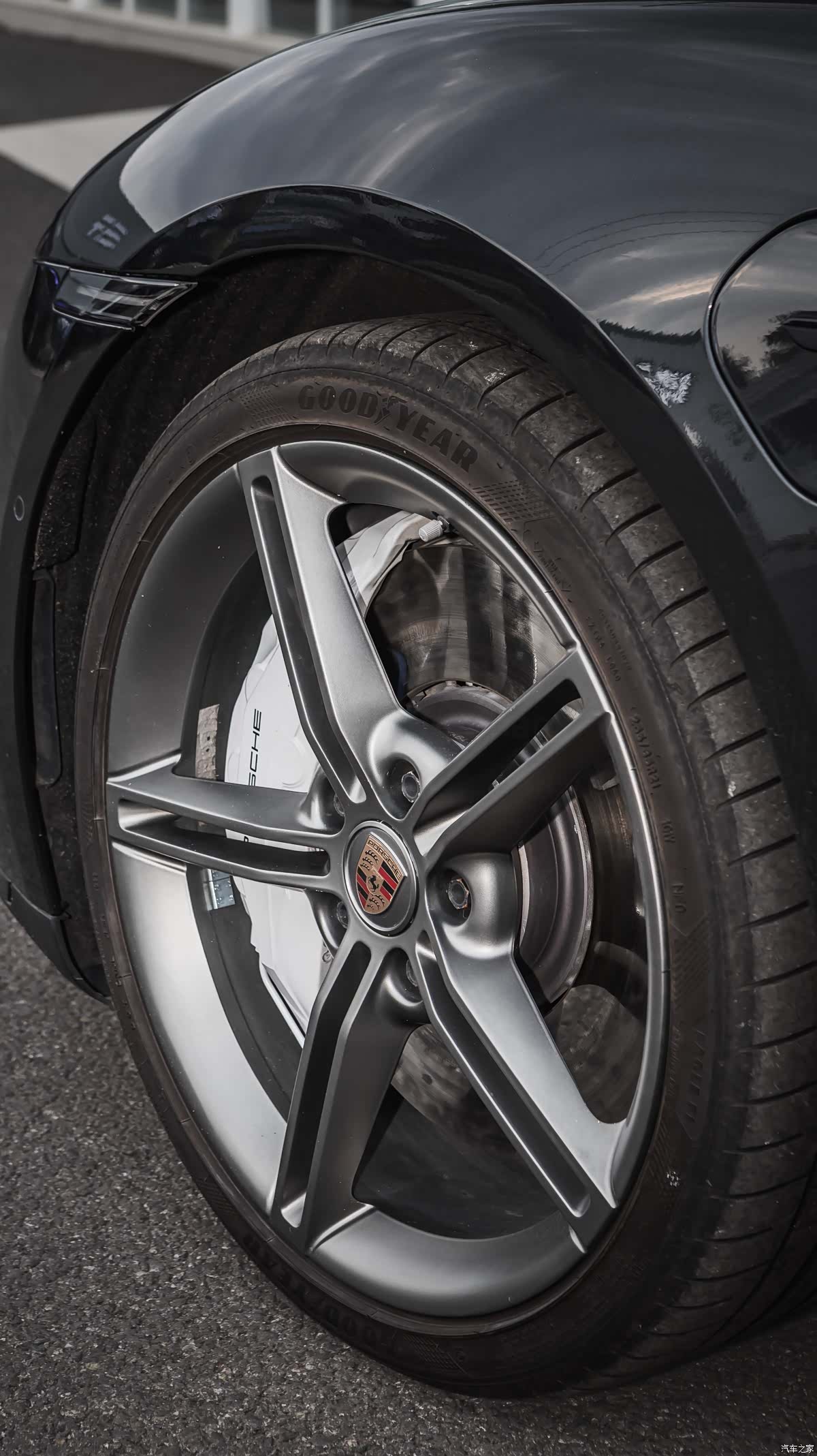 Porsche Taycan, 2020 4