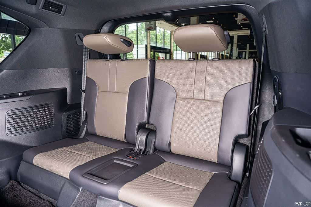 Lexus LX, 2025 13