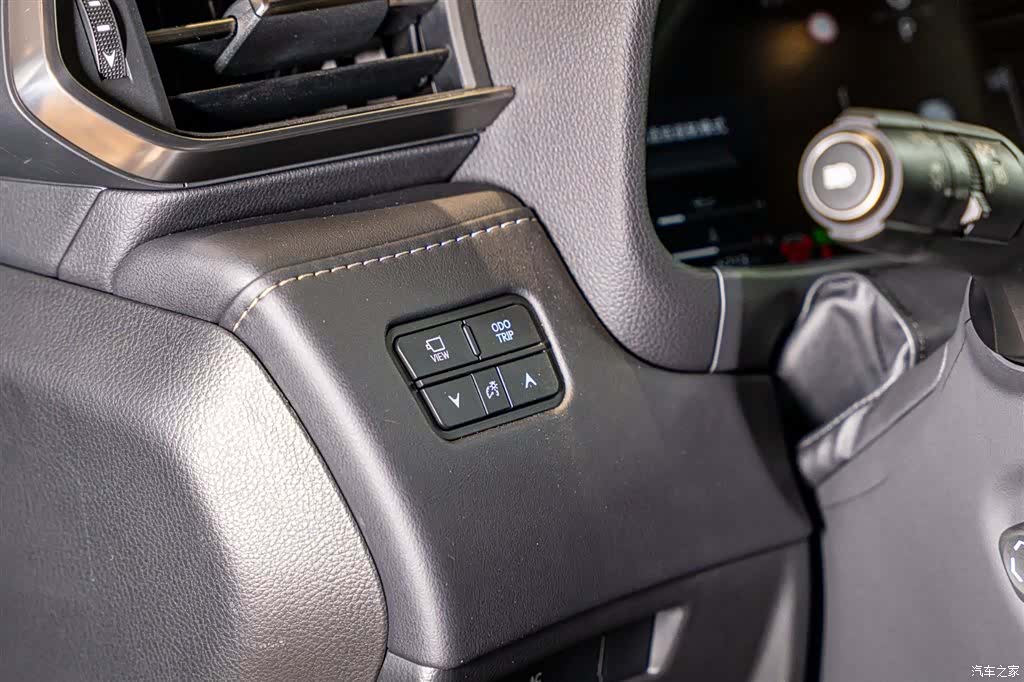 Lexus LX, 2025 17