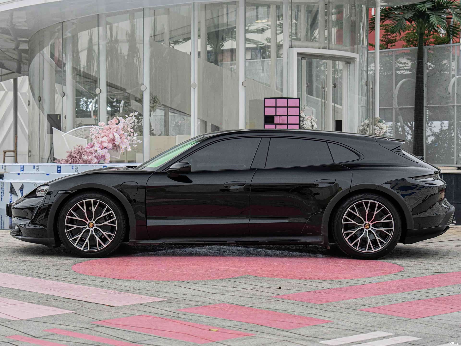 Porsche Taycan, 2023 6