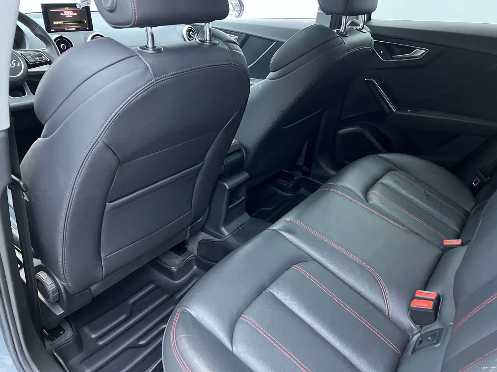 Audi Q2L, 2021 13