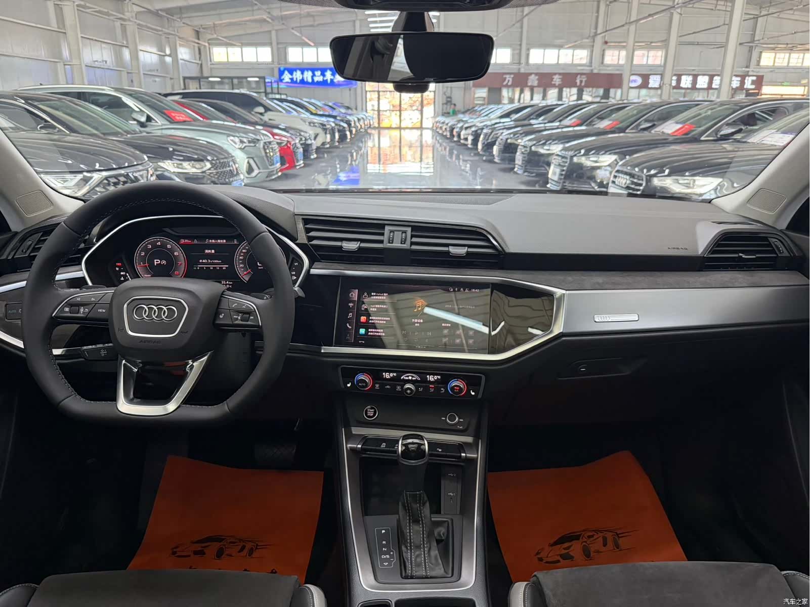Audi Q3, 2022 все фото