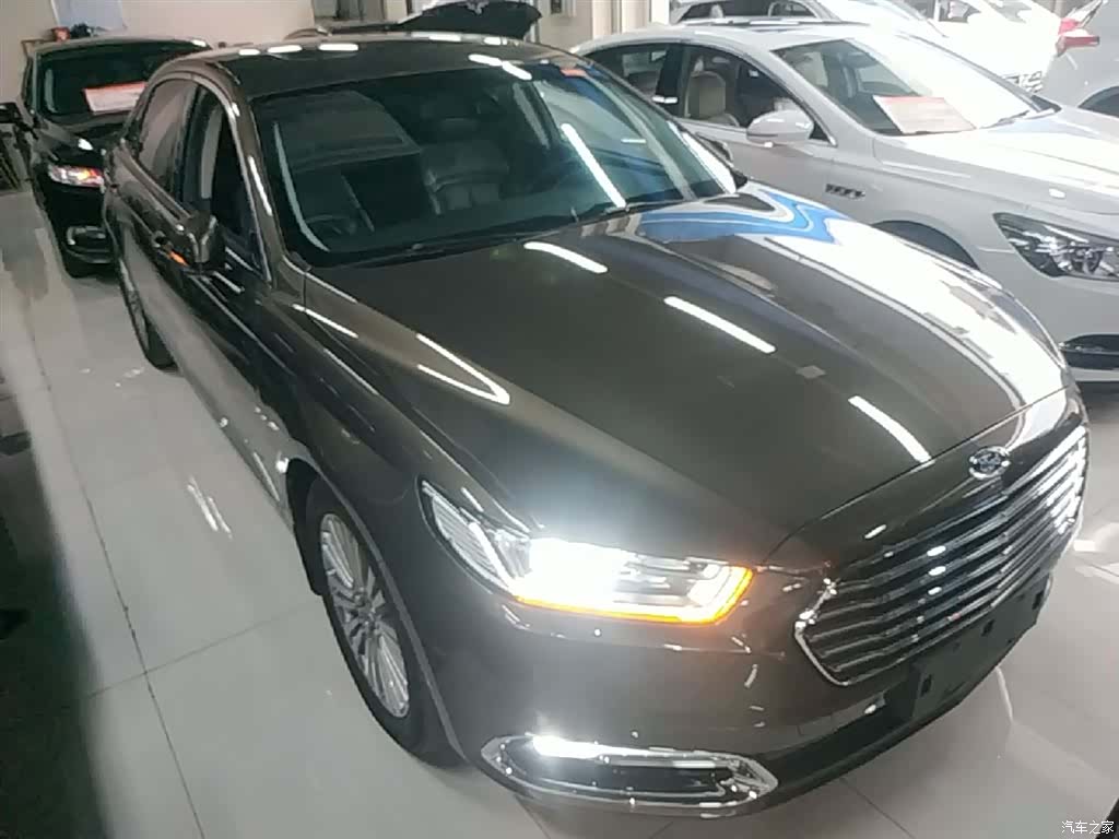 Ford Taurus, 2016 4