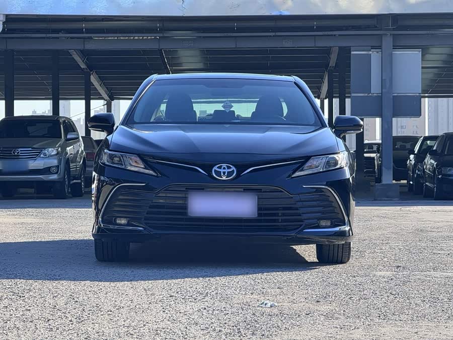 Toyota Camry 2023, фото 2
