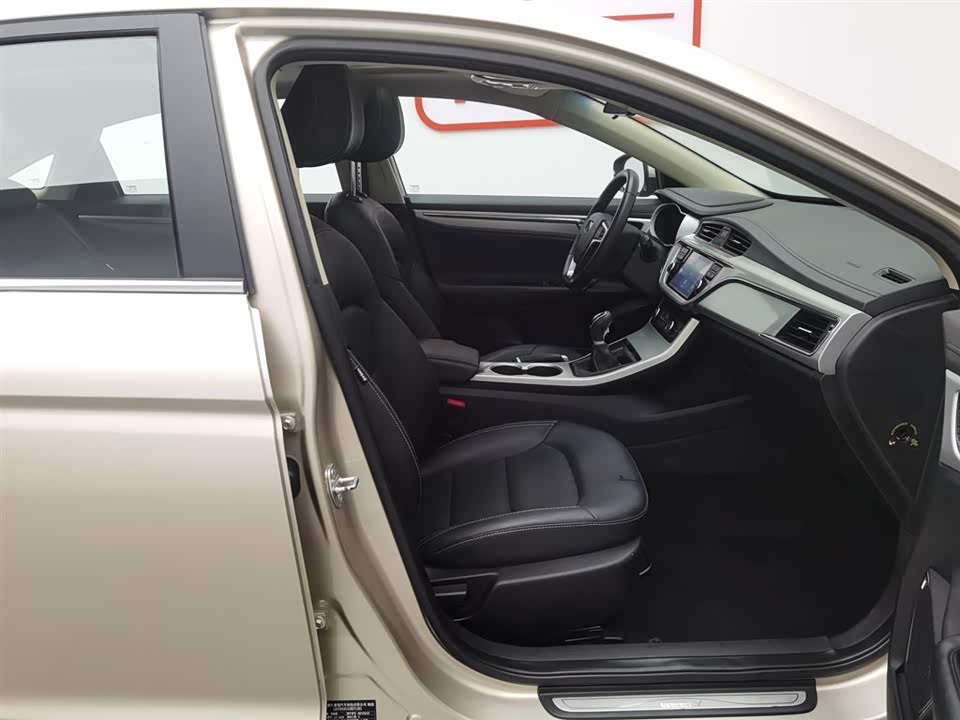 Geely Emgrand GL