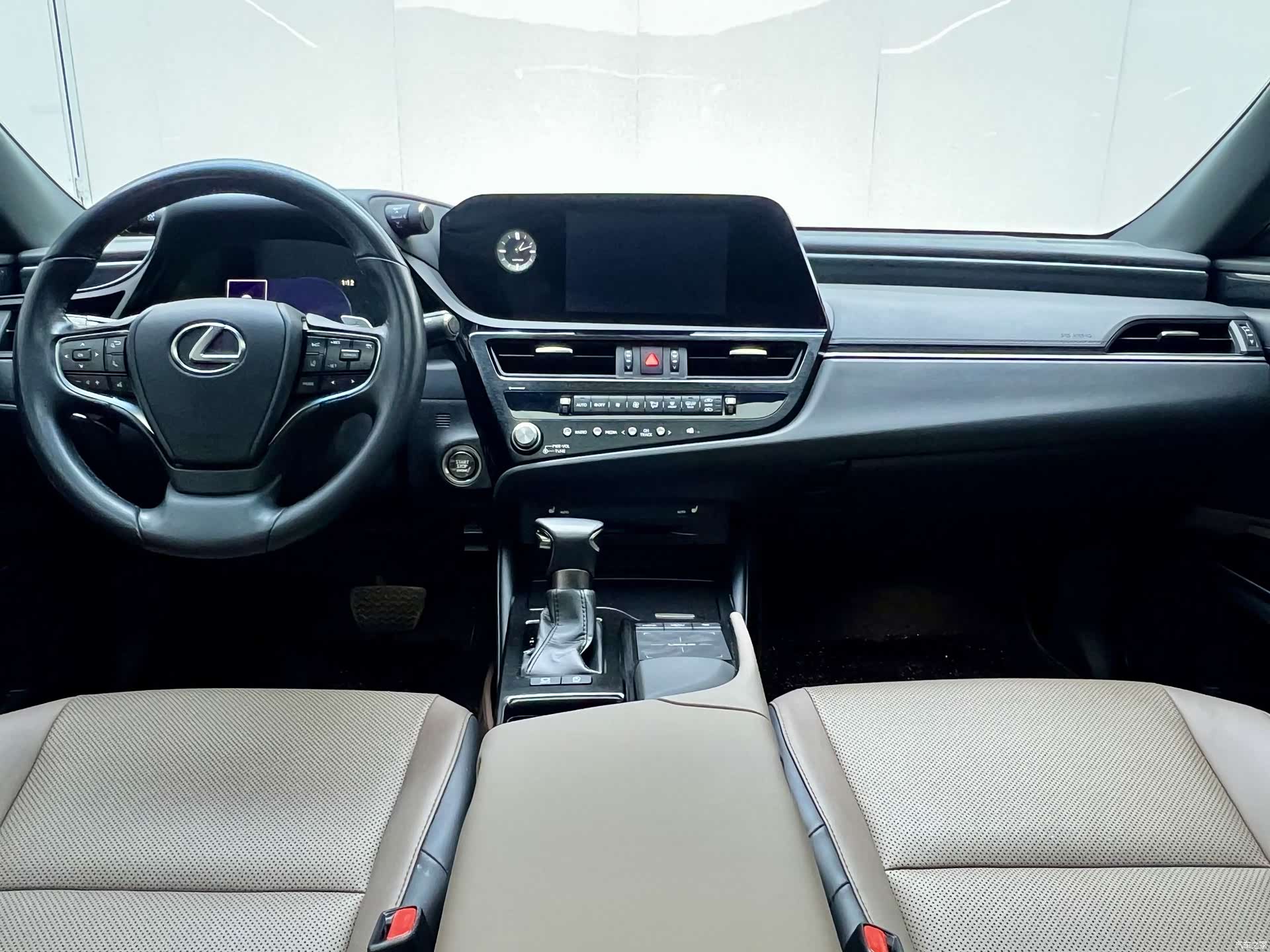 Lexus ES, 2022 8