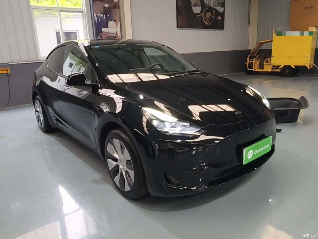 Tesla Model Y, 2023 4