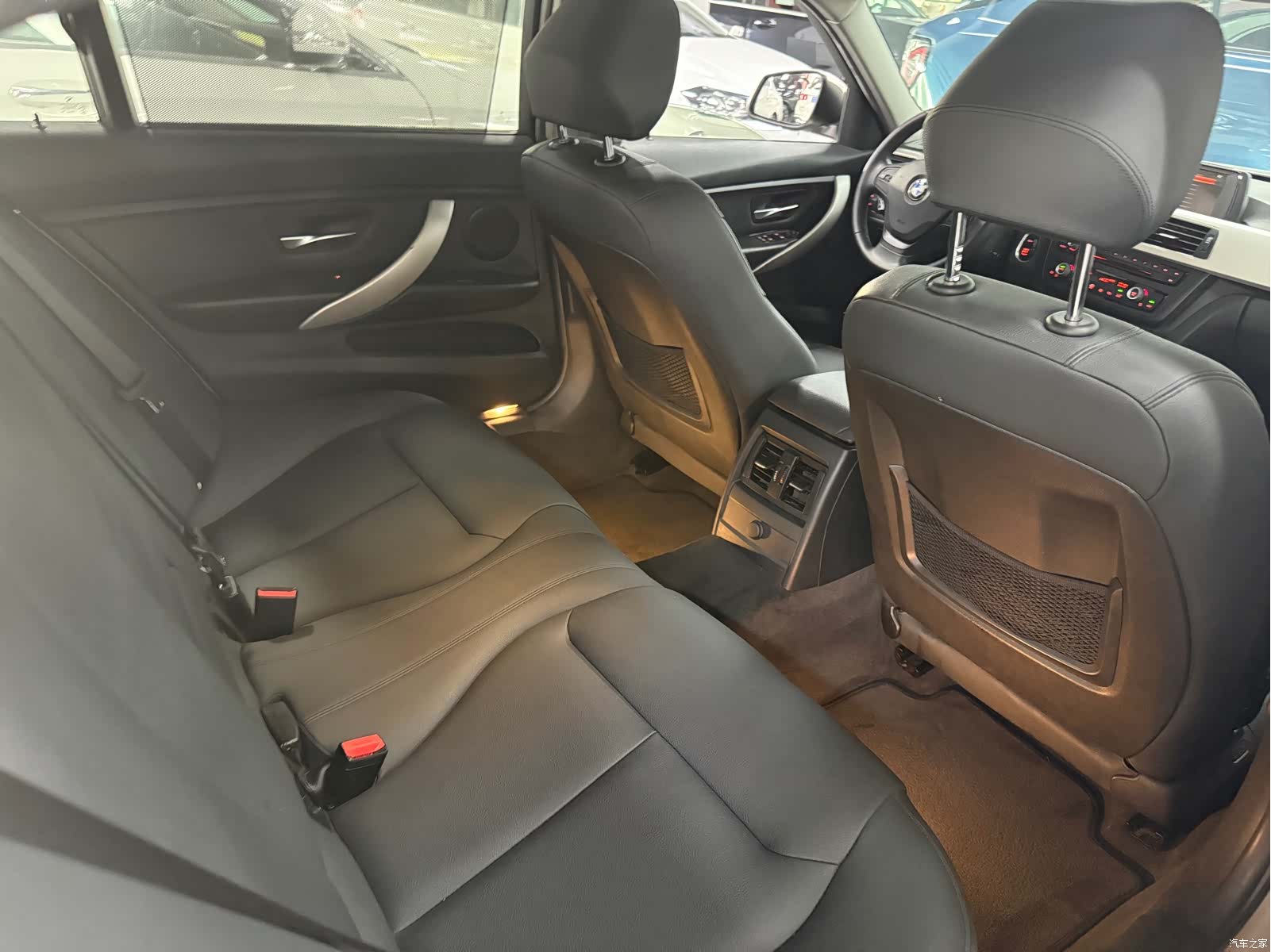 BMW 3 Series, 2015 12