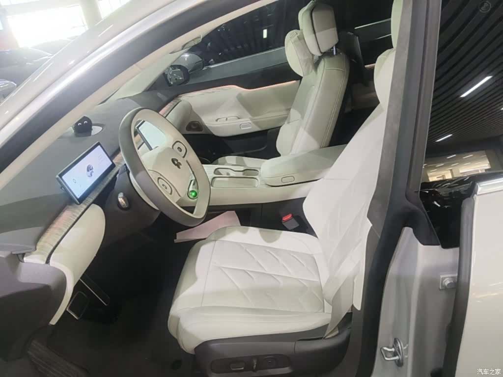 NIO ET7, 2025 11