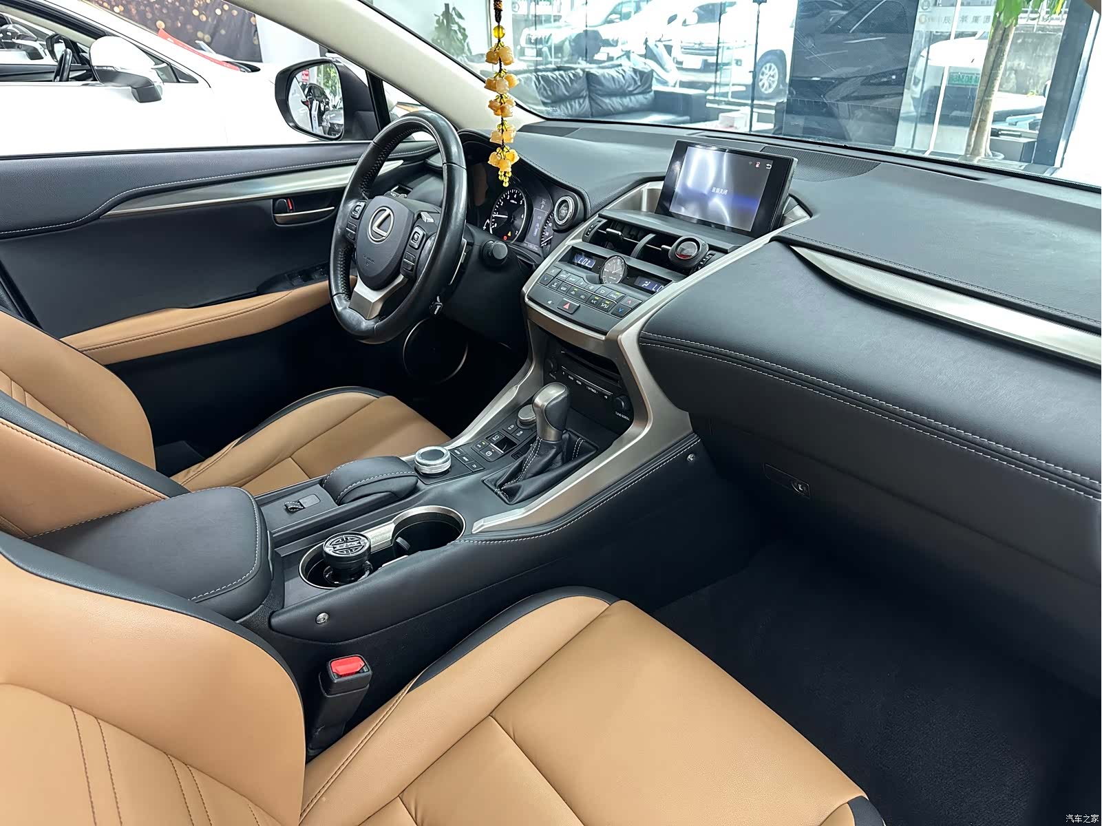 Lexus NX, 2015 20