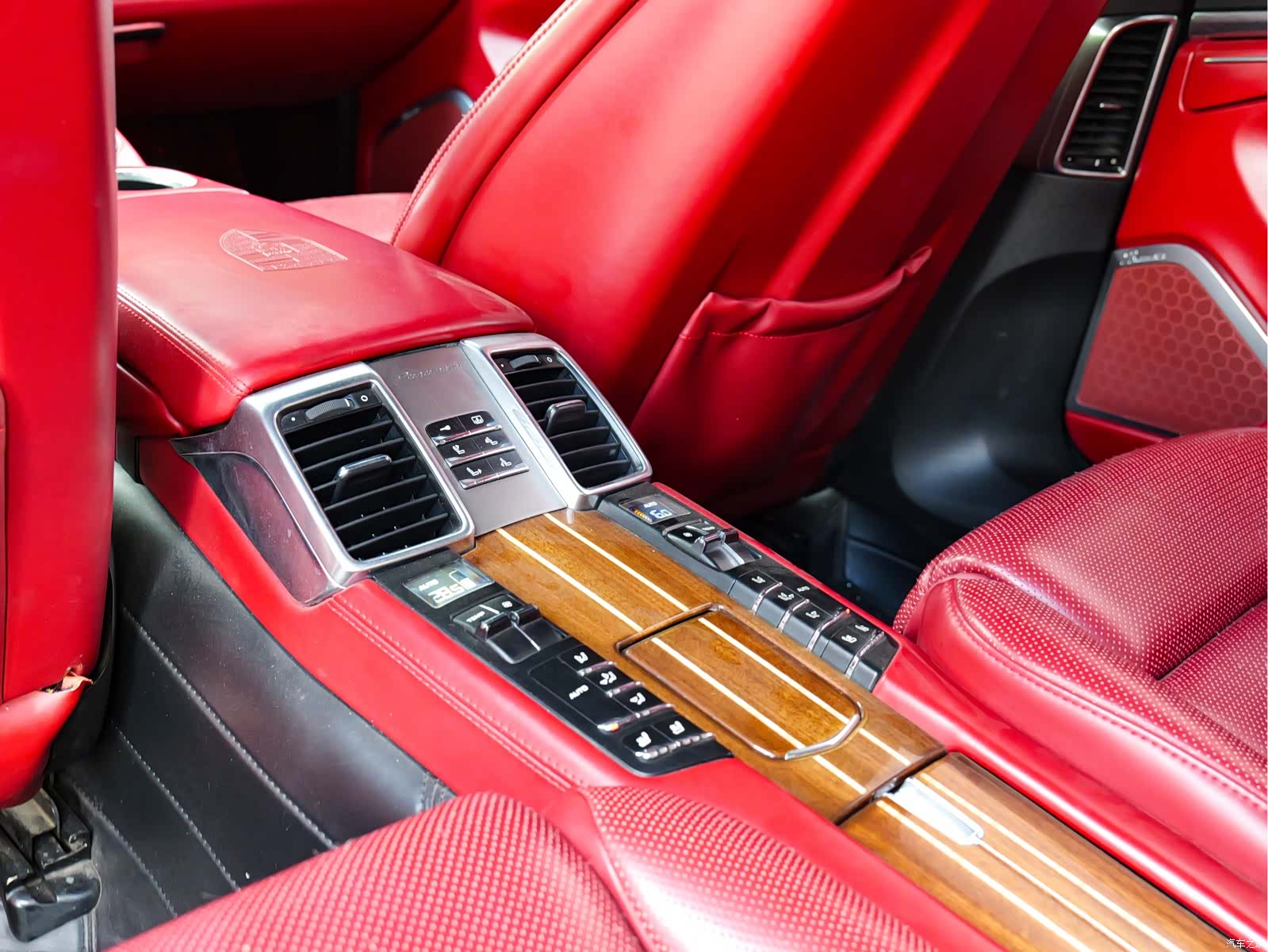 Porsche Panamera, 2010 16