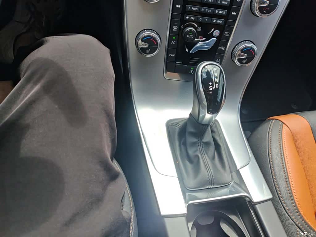 Volvo V60, 2018 14