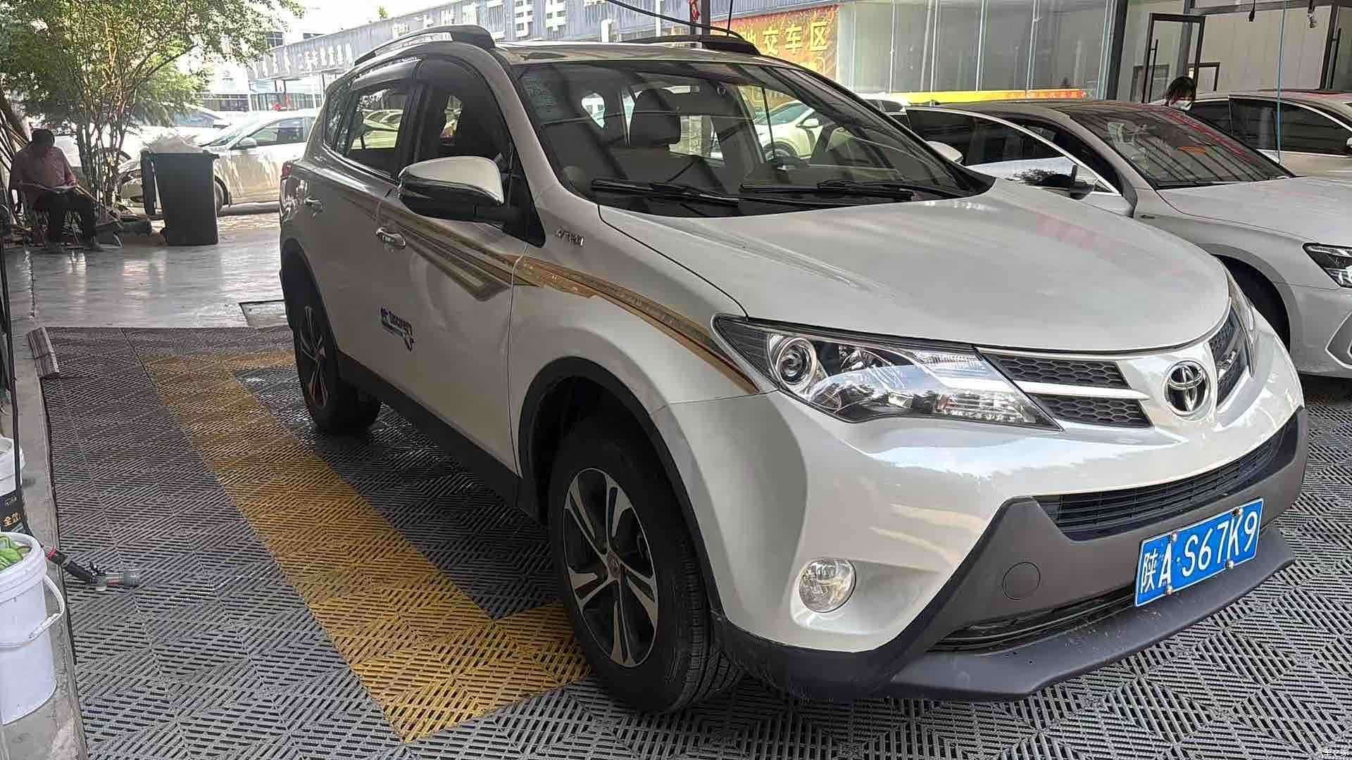 Toyota RAV4, 2016 3