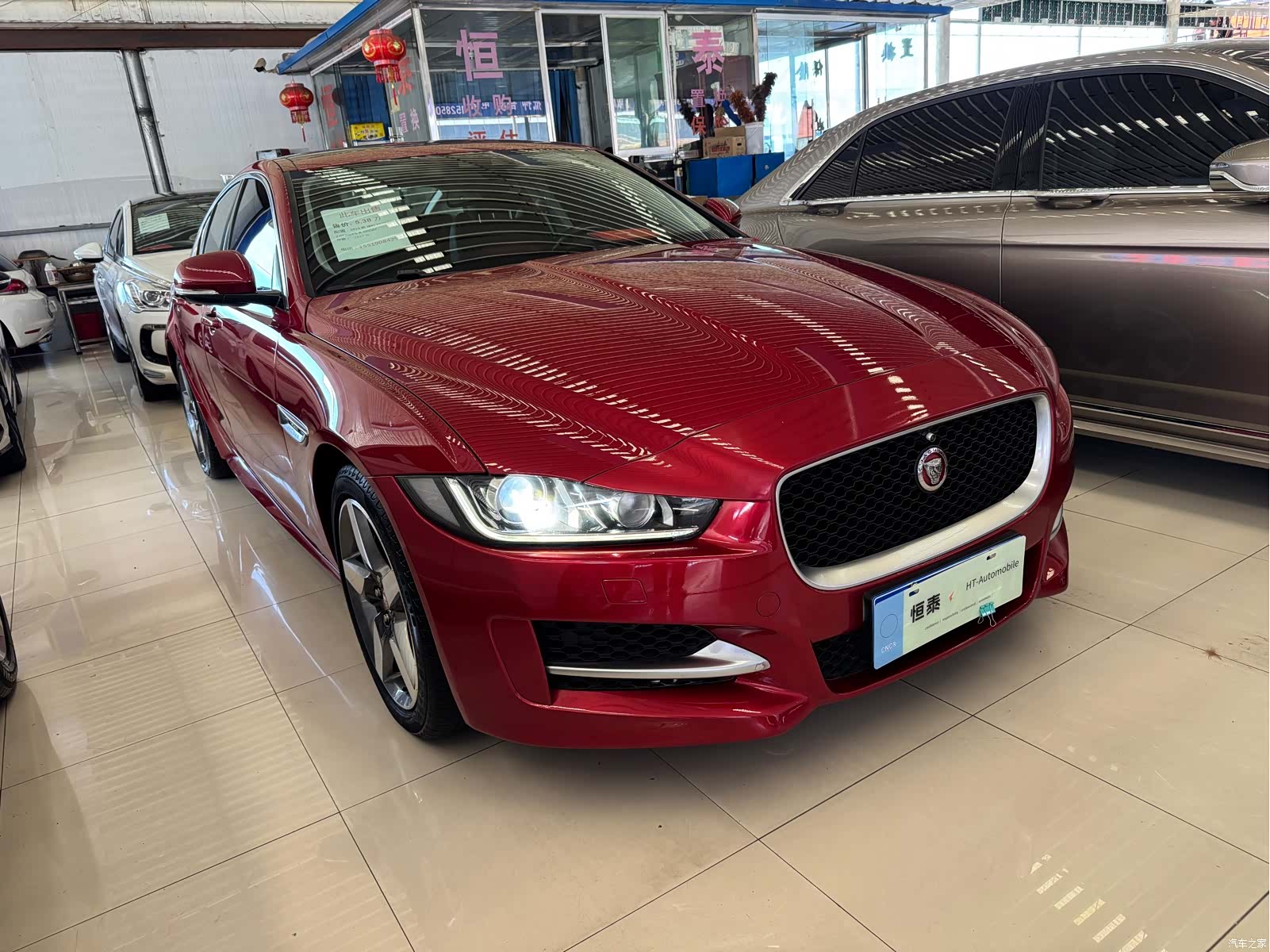 Jaguar XE, 2017 3