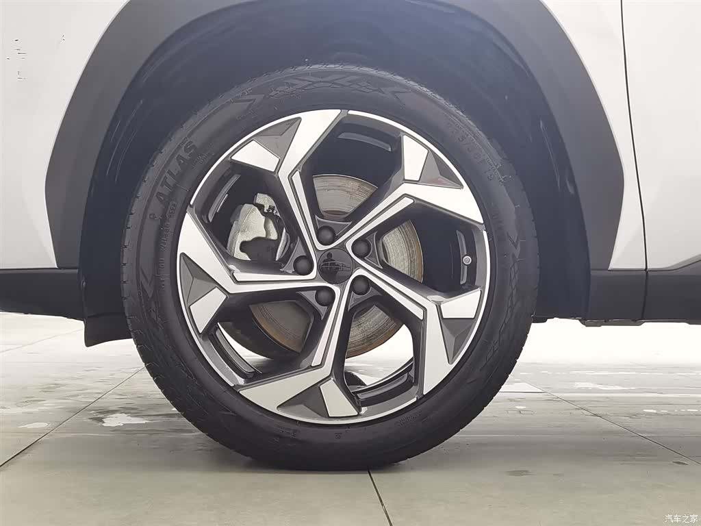 Geely Boyue, 2024 17