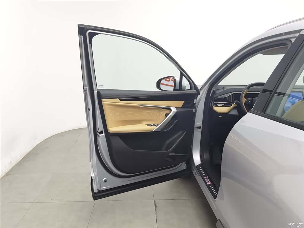 Geely Boyue, 2024 8