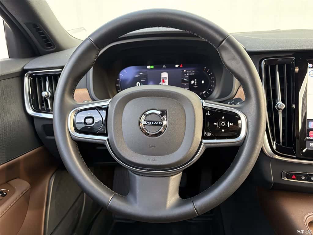 Volvo S90, 2025 10