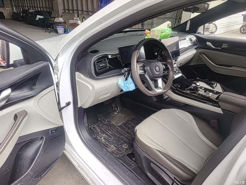 BYD Qin, 2023 16