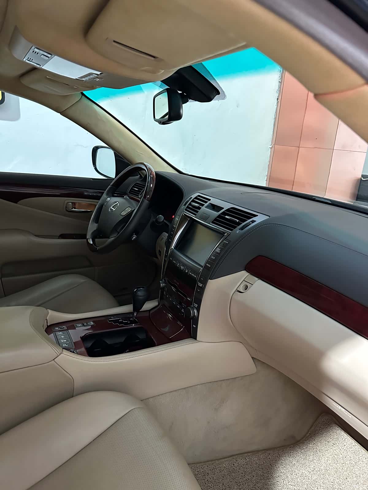 Lexus LS, 2007 9