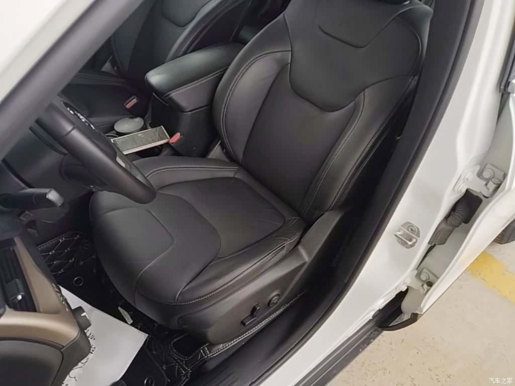 Jeep Cherokee, 2016 15