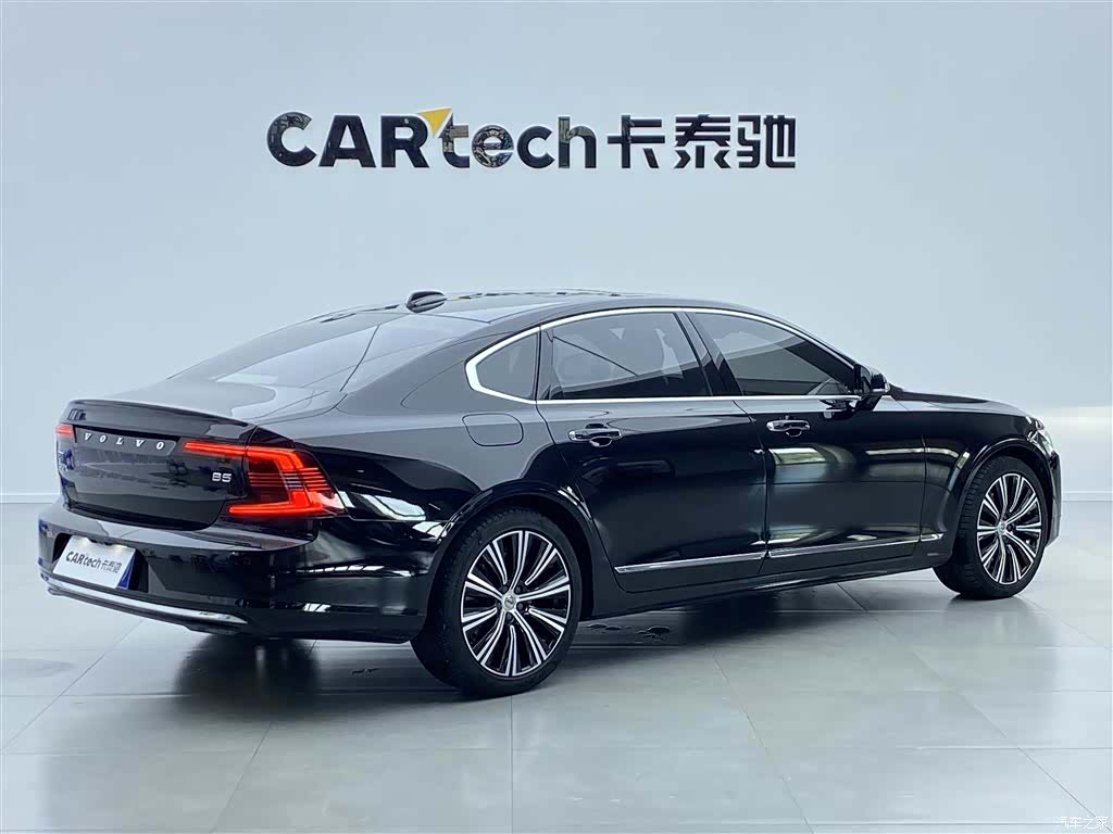 Volvo S90, 2022 3