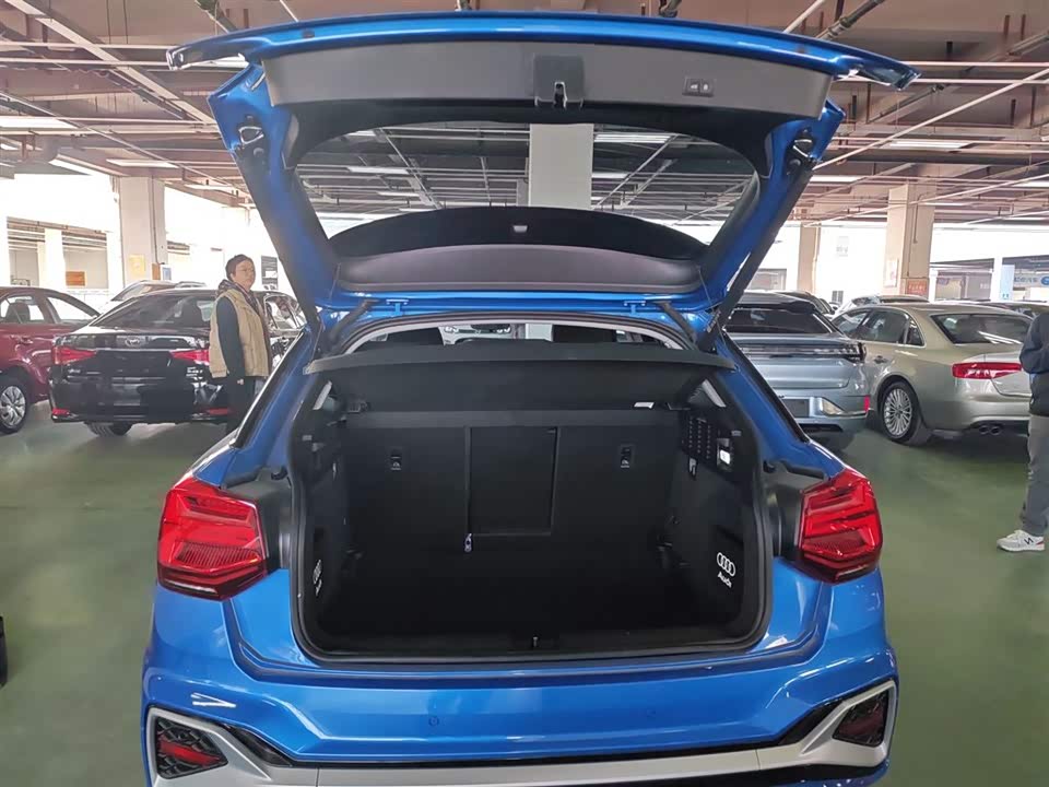 Audi Q2L