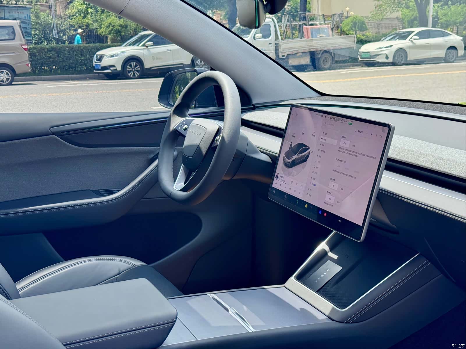 Tesla Model Y, 2025 9