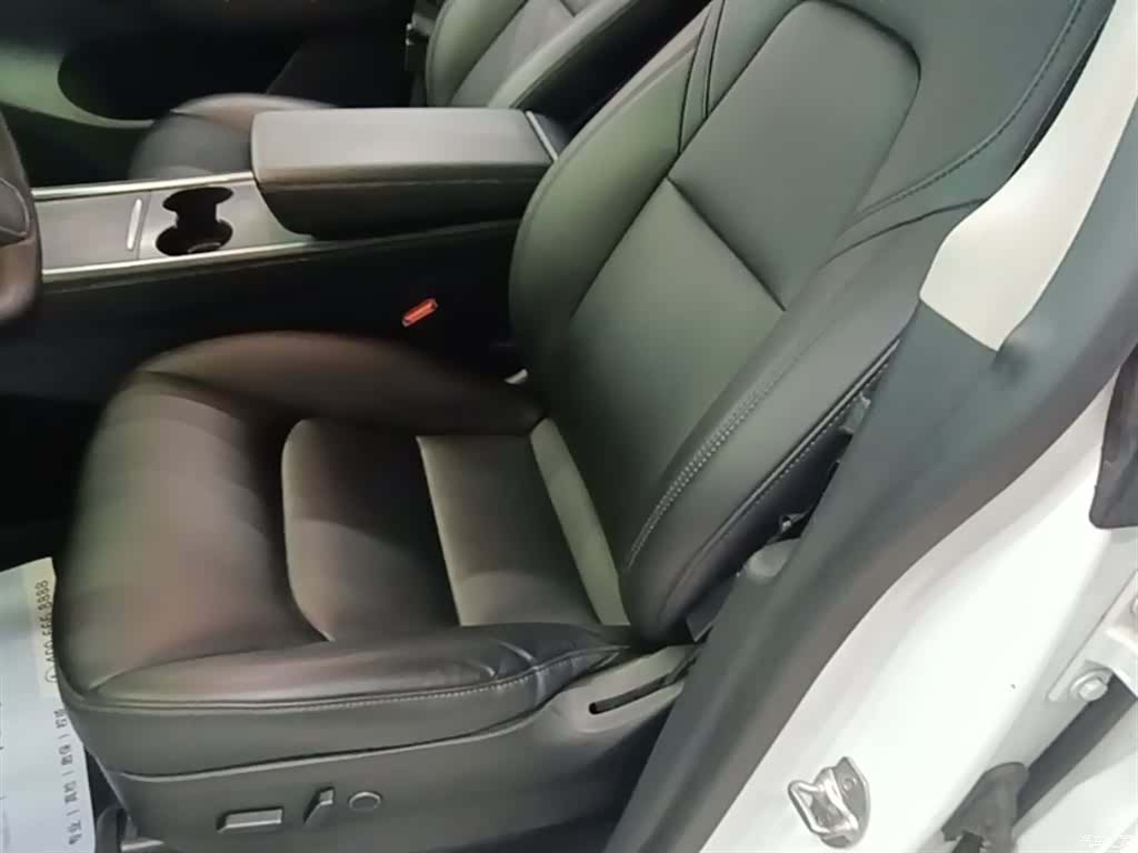 Tesla Model Y, 2022 15
