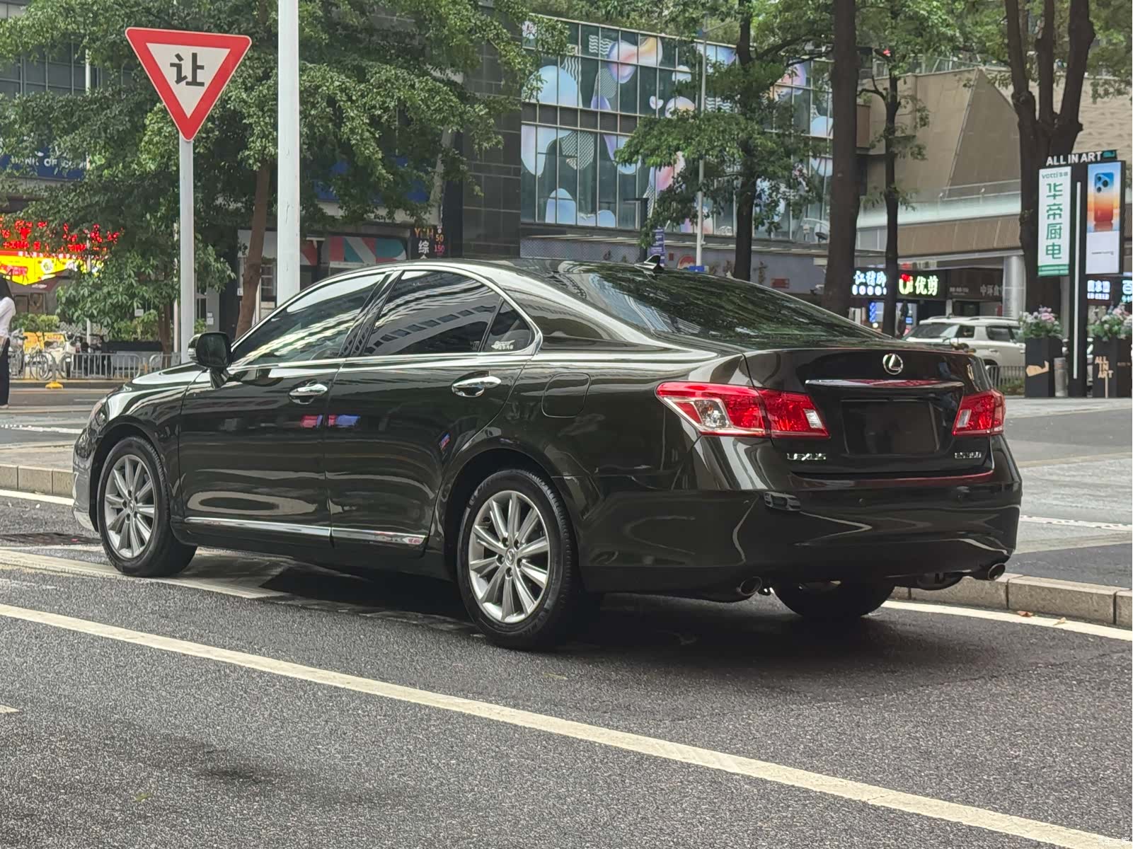 Lexus ES, 2009 4