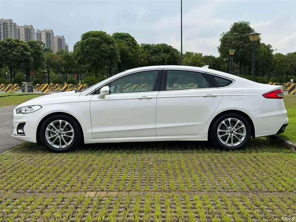 Ford Mondeo, 2020 4