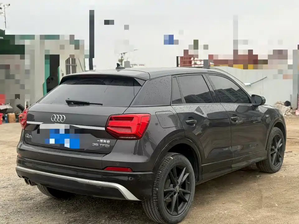 Audi Q2L