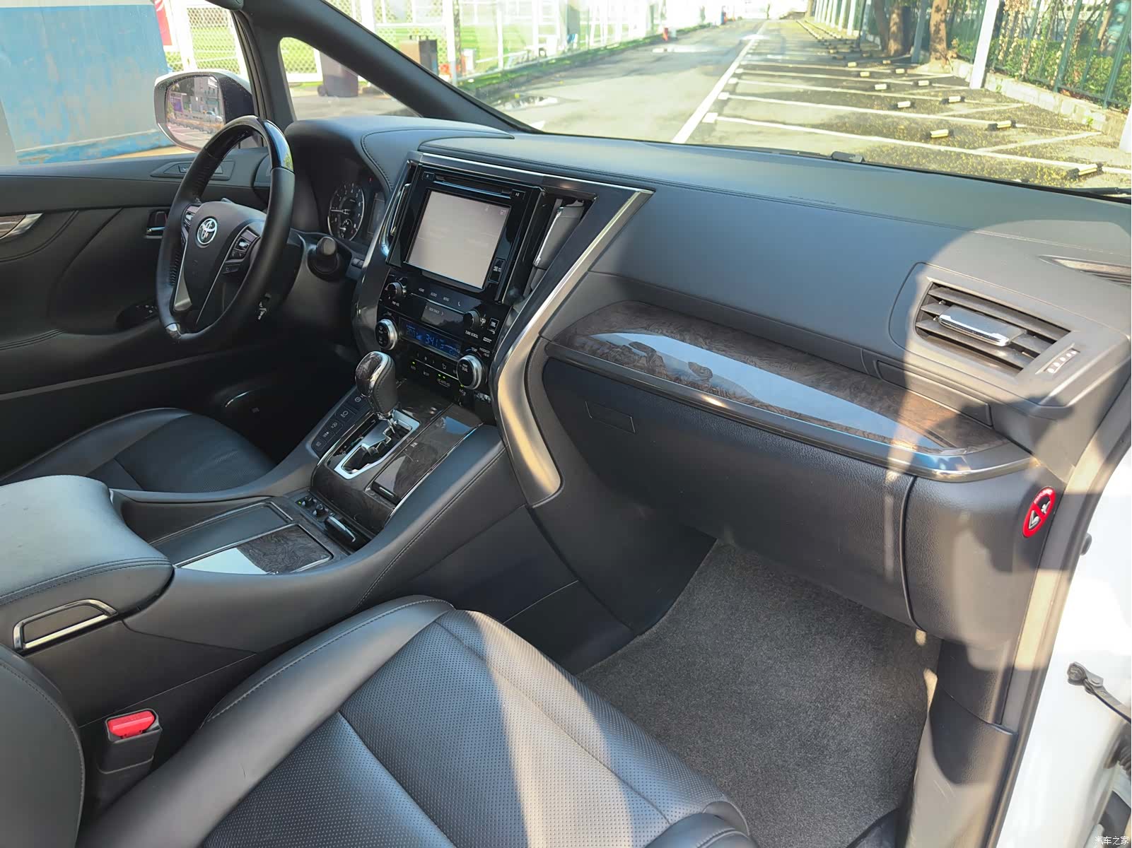 Toyota Alphard, 2018 12