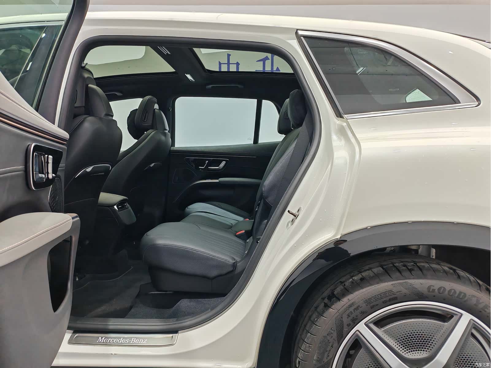 Mercedes-Benz EQS, 2025 12