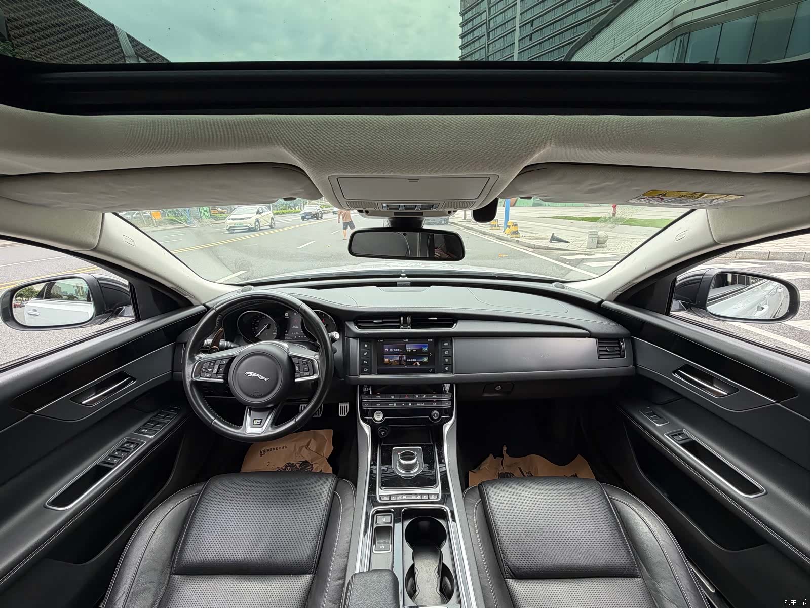 Jaguar XF, 2017 15