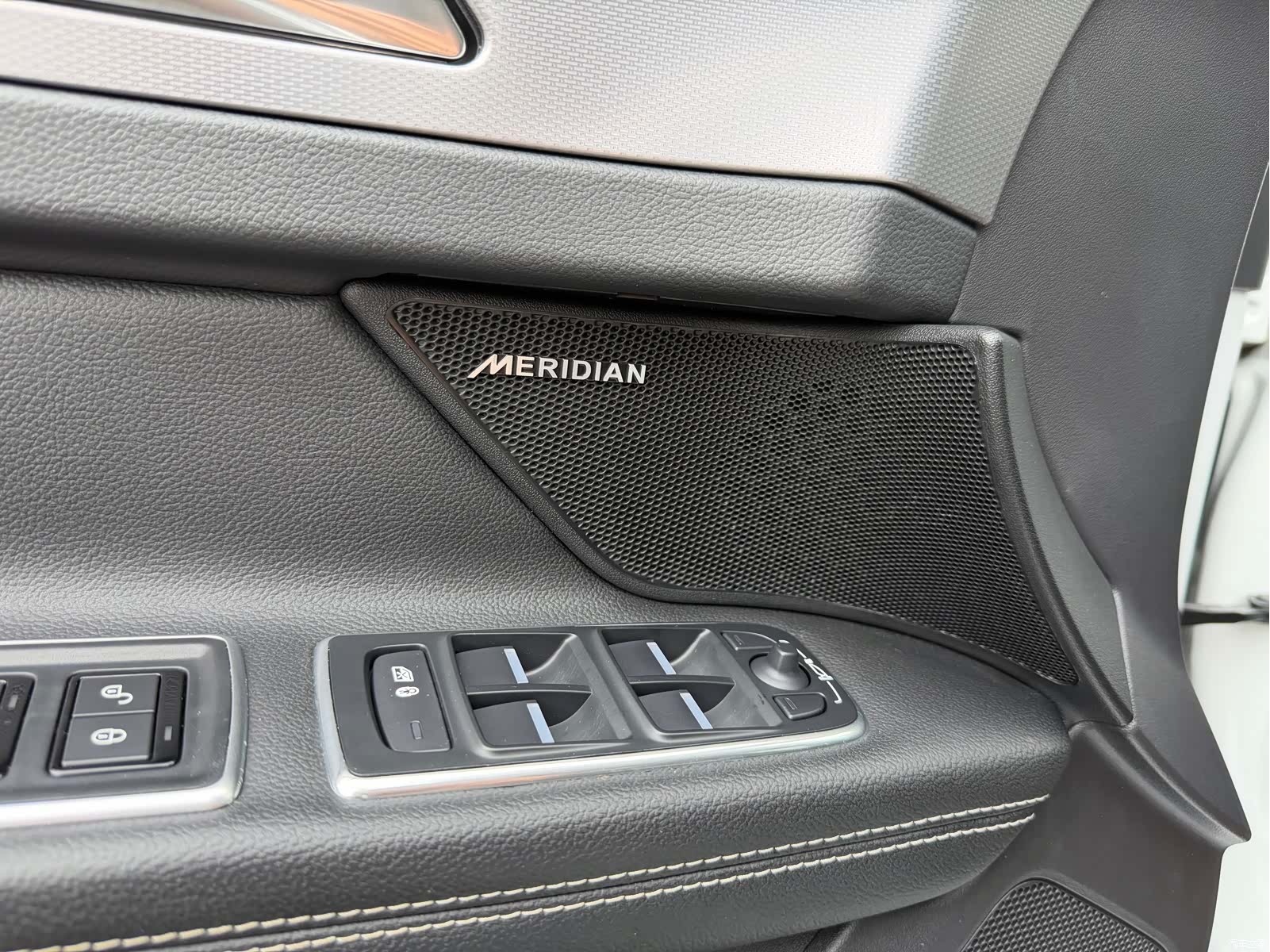 Jaguar XF, 2017 13