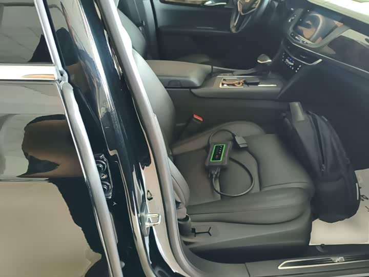 Cadillac CT6 2016 28T Люкс