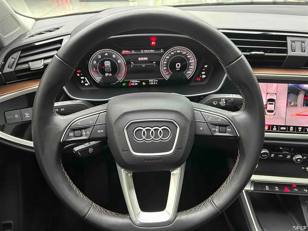Audi Q3, 2023 3