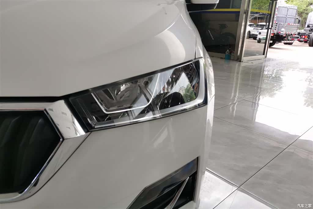 Skoda Rapid, 2021 все фото