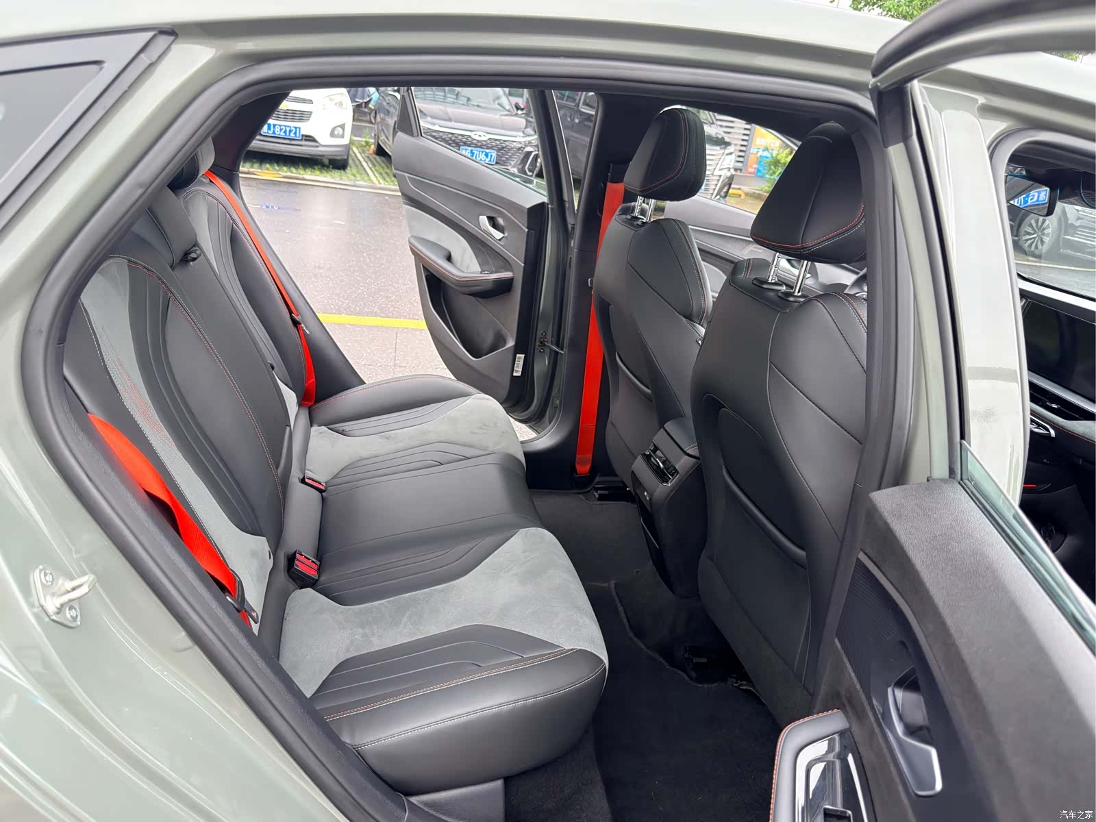 Geely Binray, 2022 10