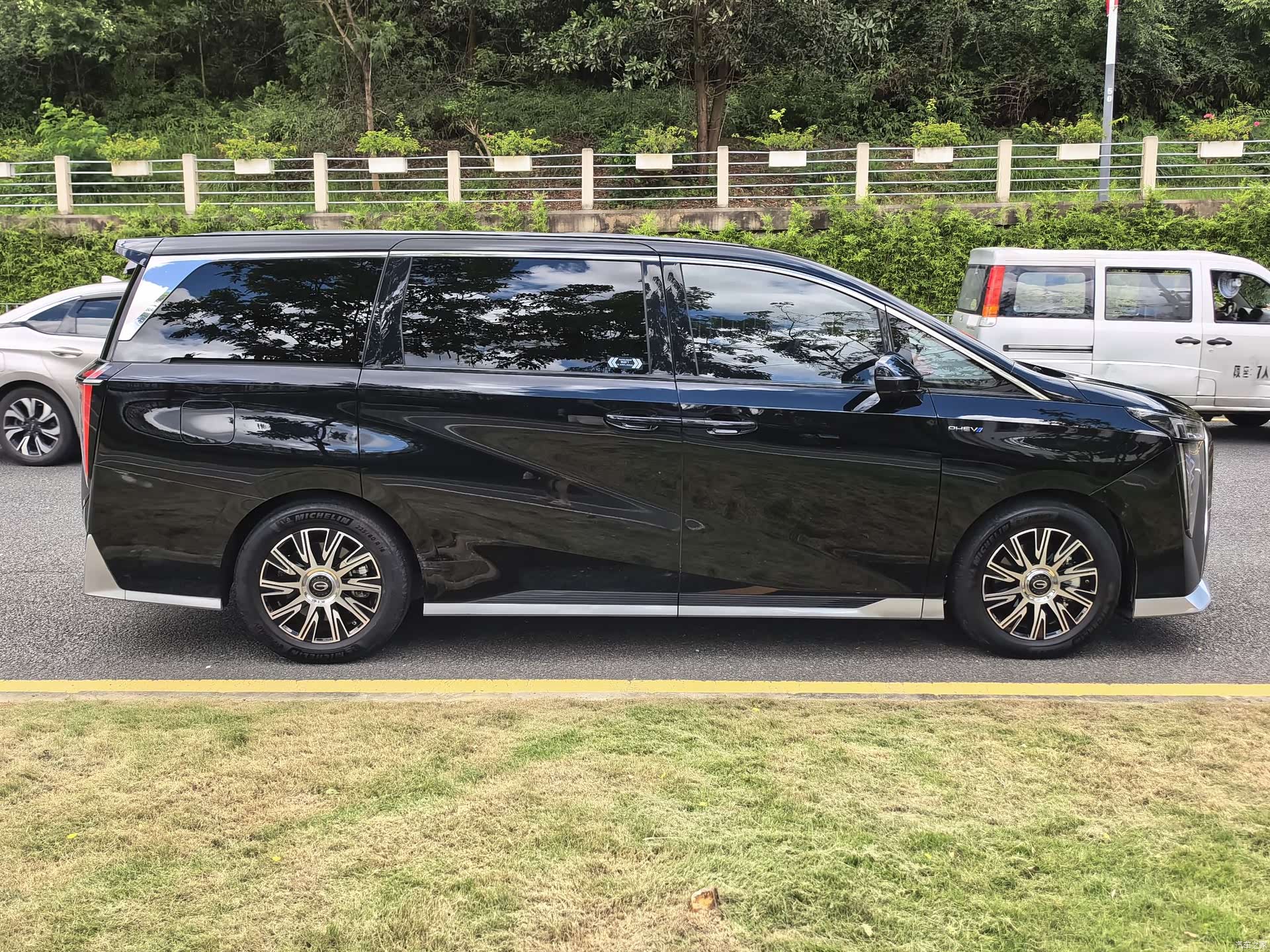 Trumpchi E9, 2024 4